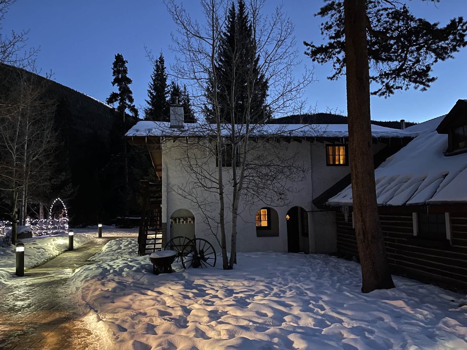 The historic lodge building where I stayed